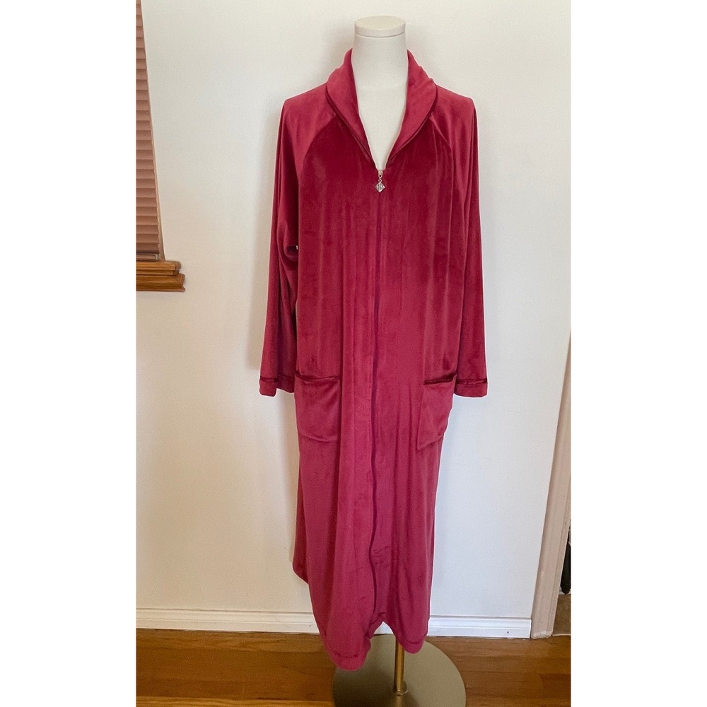 Eileen West Red Cranberry Housecoat Zipper Robe Velour Pockets Comfy Cozy Warm